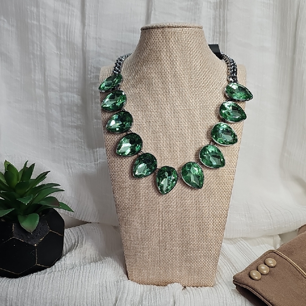 Simply Vera Vera Wang Green Teardrop Glass Necklace 17" +3"